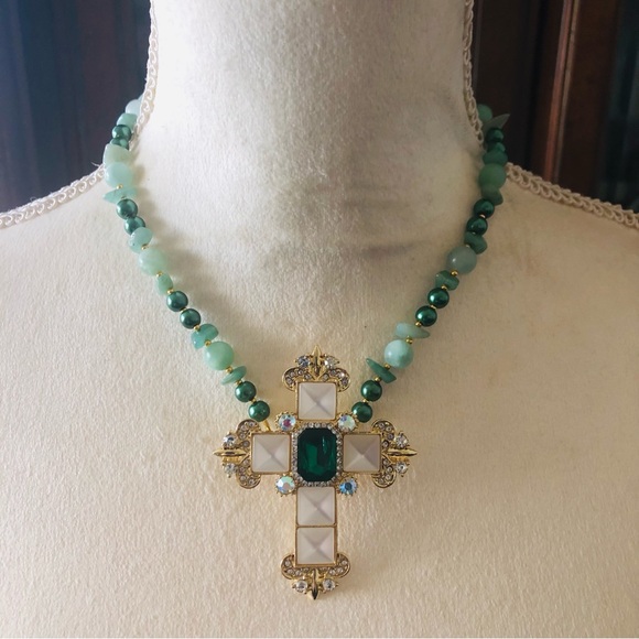 Handcrafted repurpose elegant stone cross pendant Czech glass Pearl necklace - Picture 2 of 12